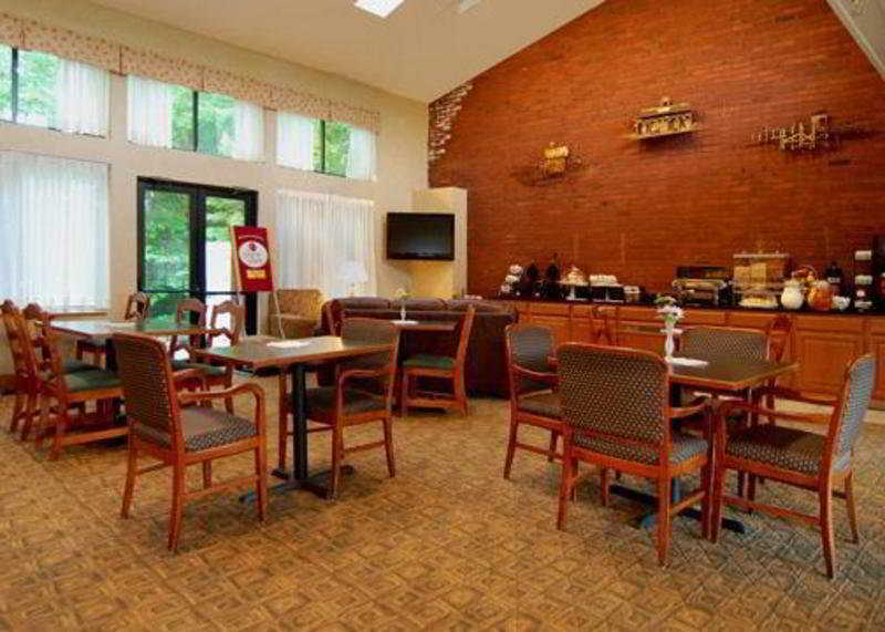 Comfort Suites South Burlington Near University Buitenkant foto