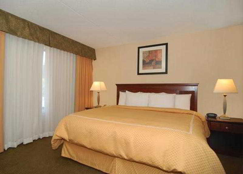 Comfort Suites South Burlington Near University Buitenkant foto