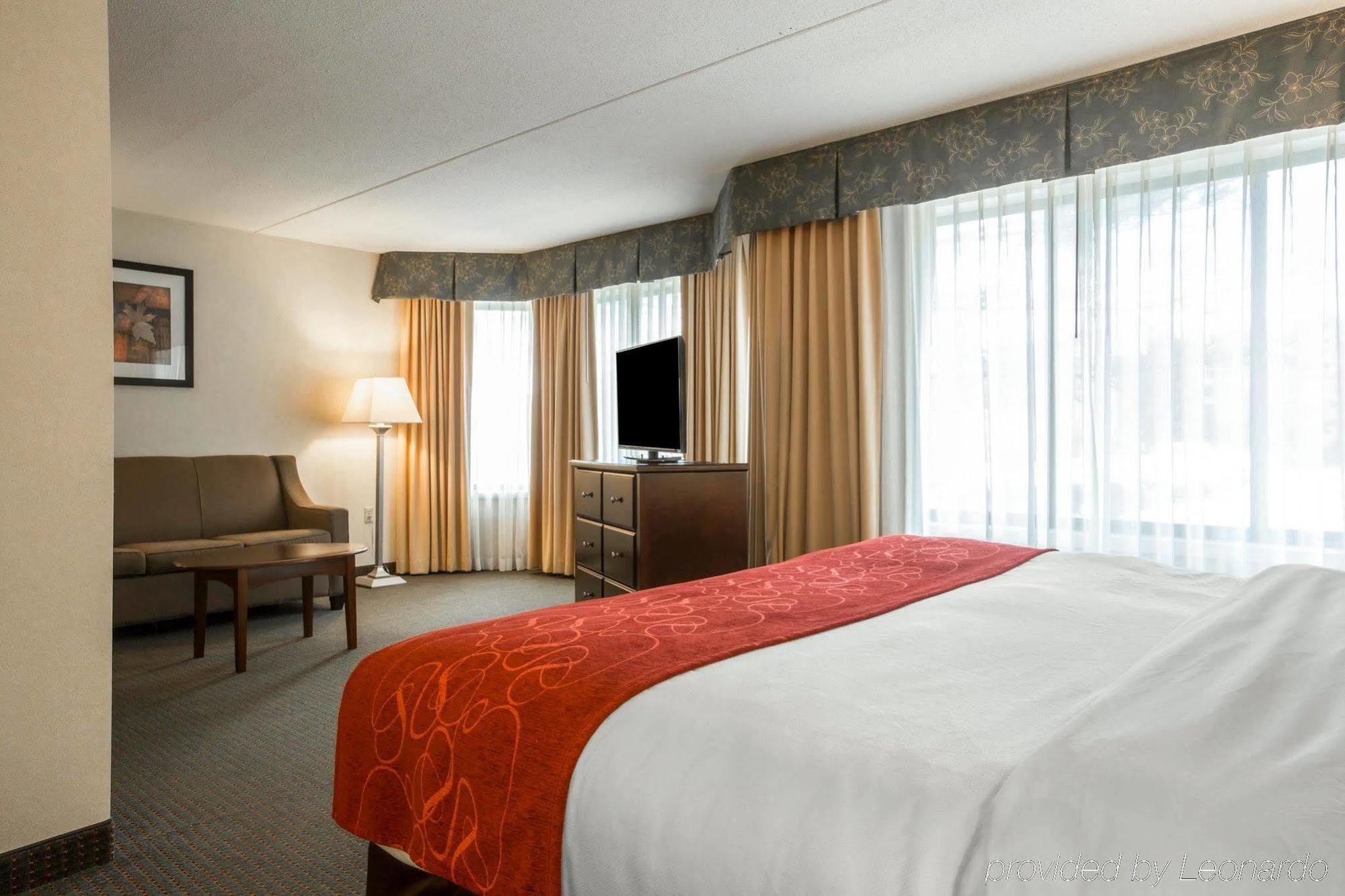 Comfort Suites South Burlington Near University Buitenkant foto