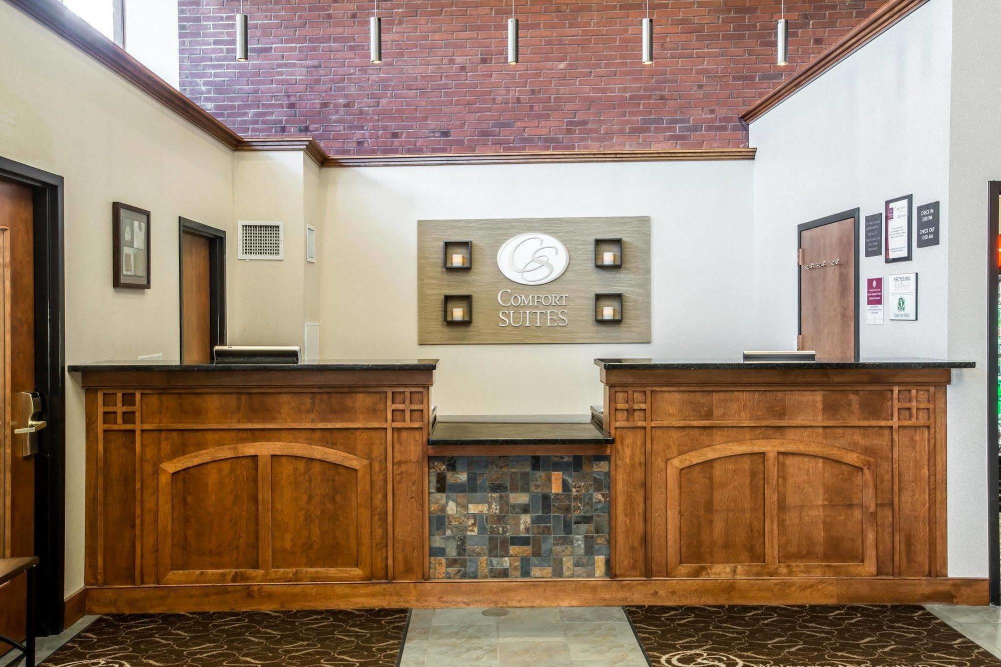 Comfort Suites South Burlington Near University Buitenkant foto