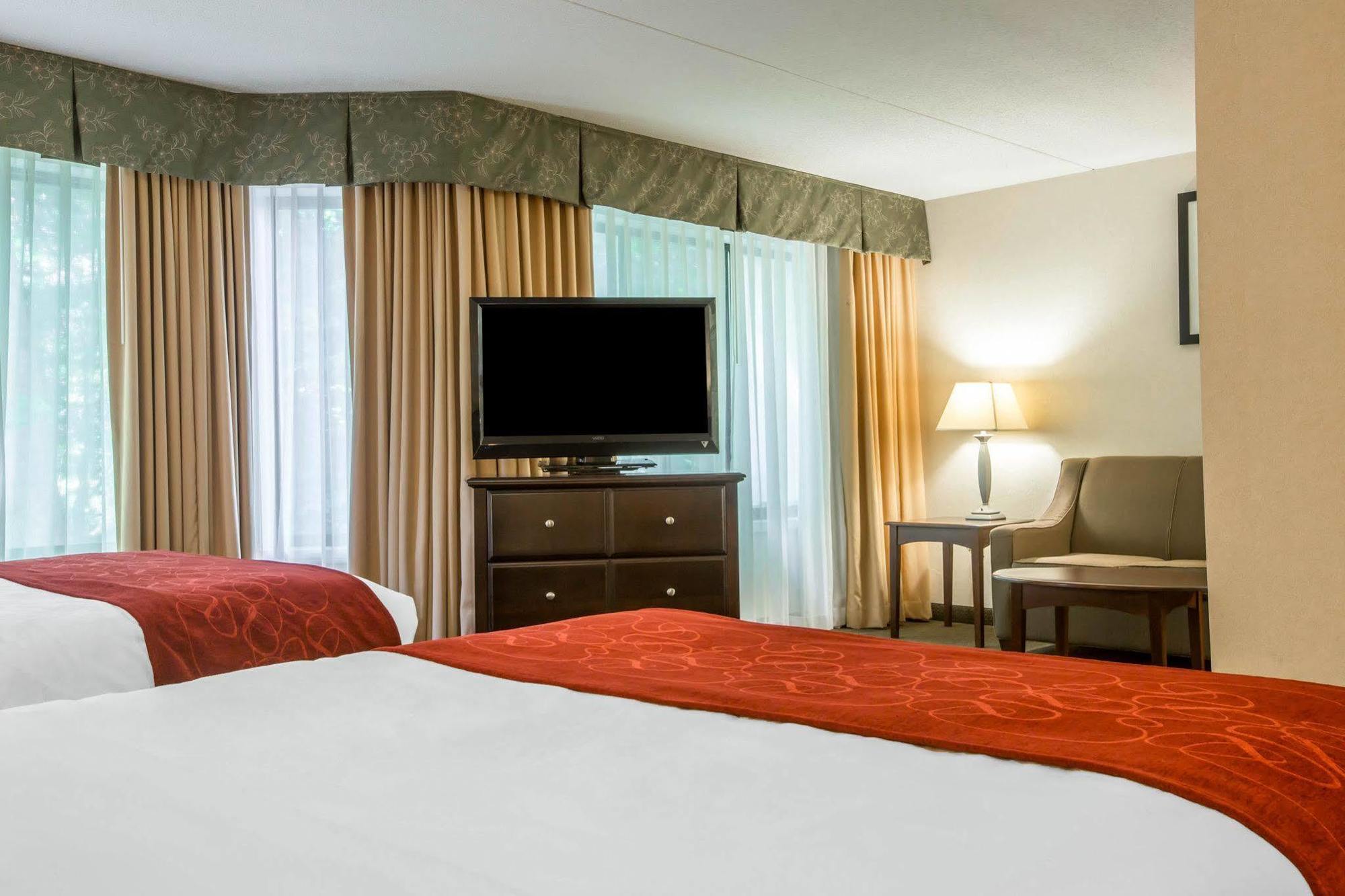 Comfort Suites South Burlington Near University Buitenkant foto