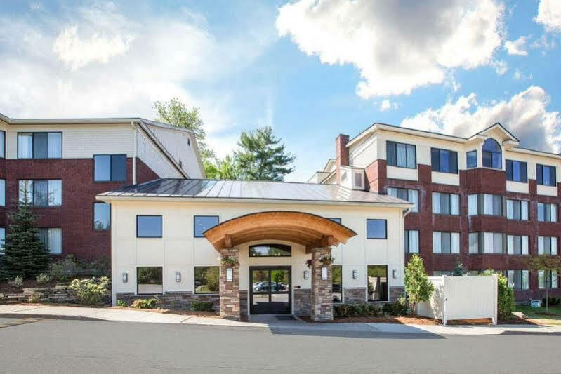 Comfort Suites South Burlington Near University Buitenkant foto
